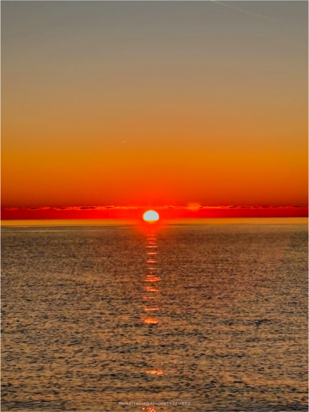 Alba al largo delle isole di Lerino